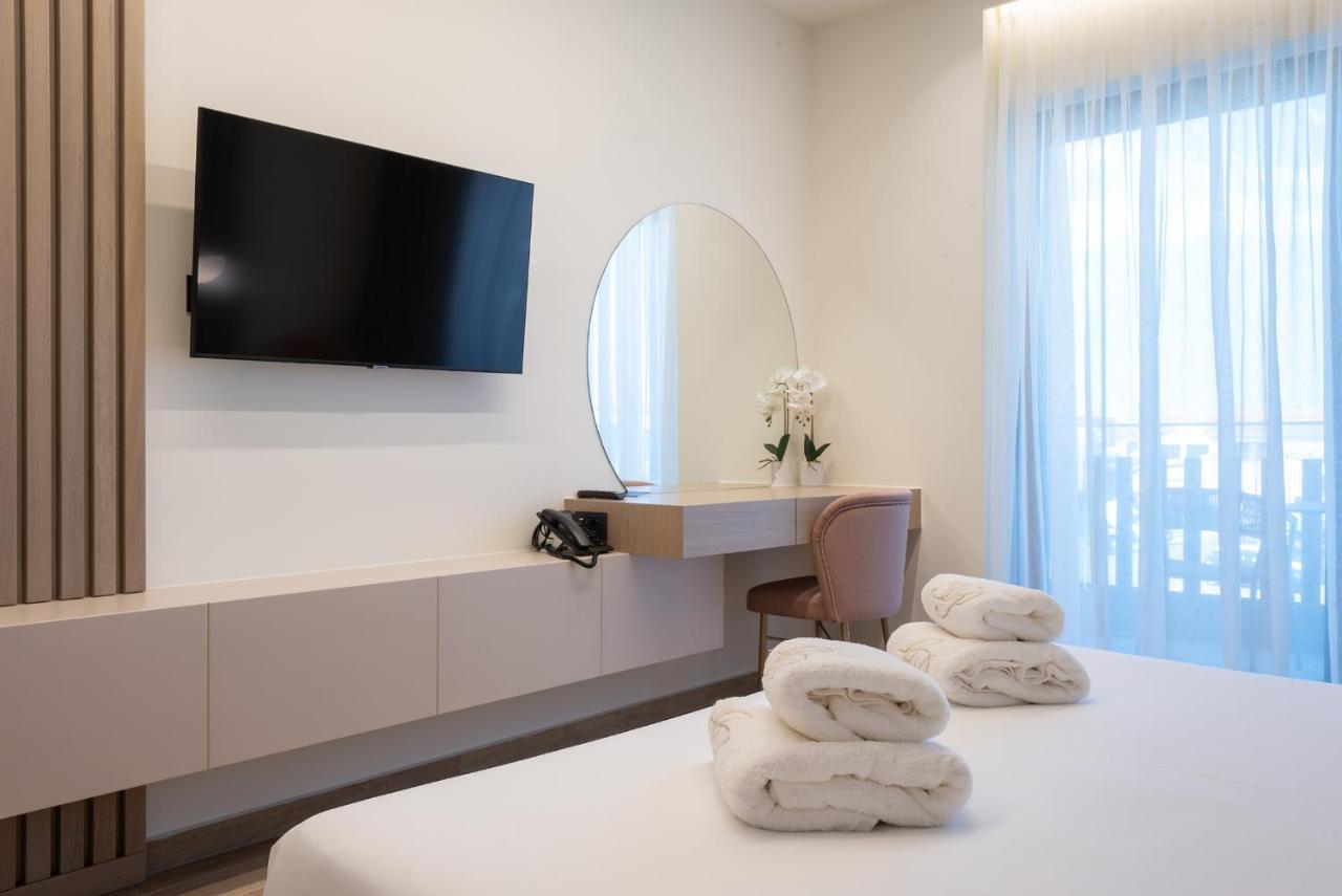 Grand Patelli Hotell Myrina Exteriör bild